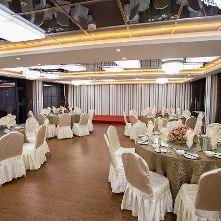 Holiday Inn Express Dujiangyan Ancient City Εξωτερικό φωτογραφία