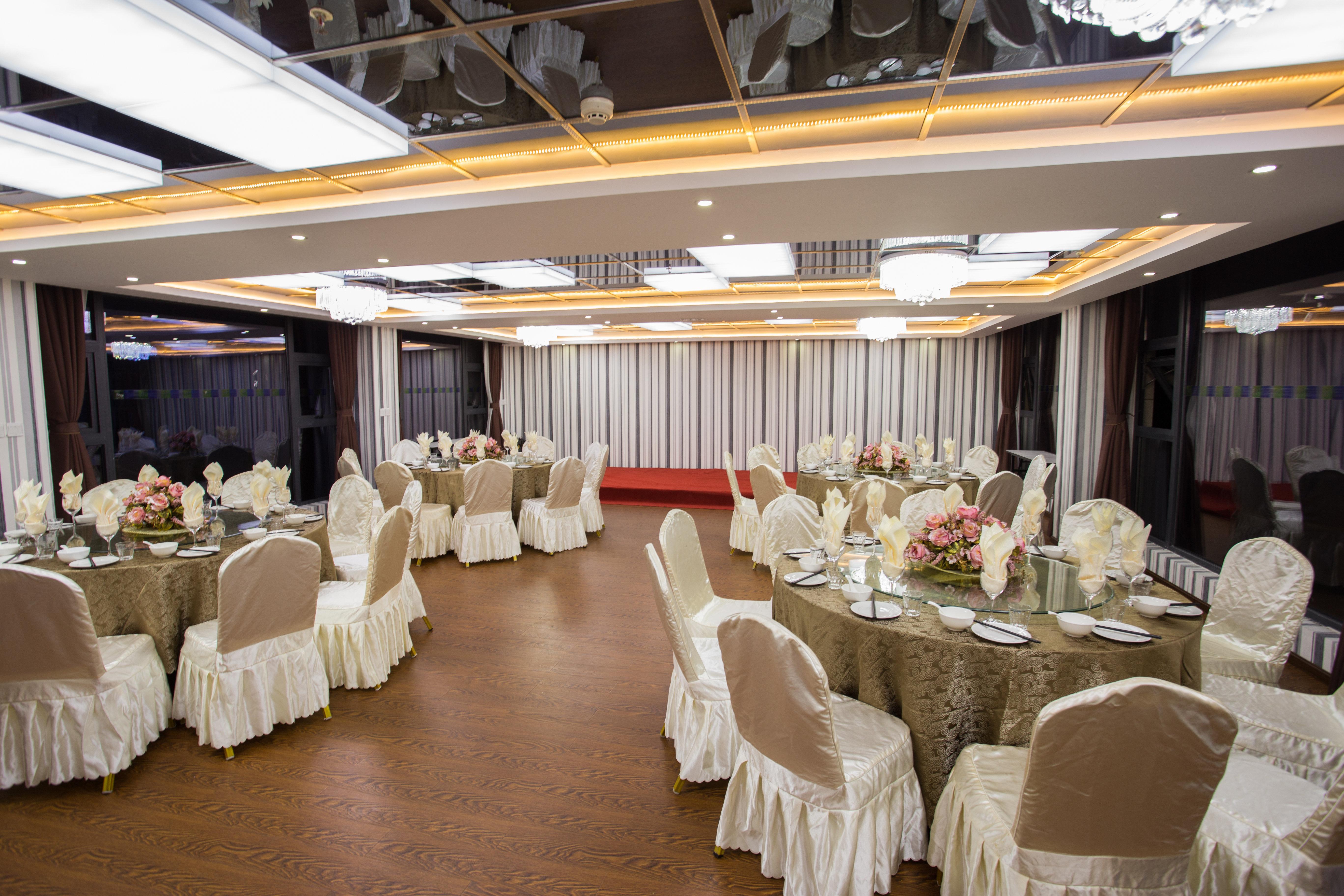Holiday Inn Express Dujiangyan Ancient City Εξωτερικό φωτογραφία