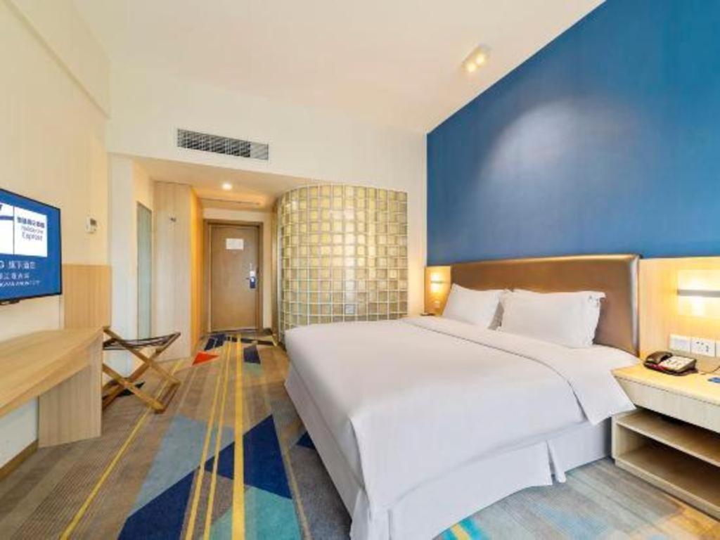Holiday Inn Express Dujiangyan Ancient City Εξωτερικό φωτογραφία